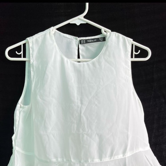 🎀NWT Zara original top🥰🥰offer for that tiny flaw in vdo🙏 - Picture 3 of 3